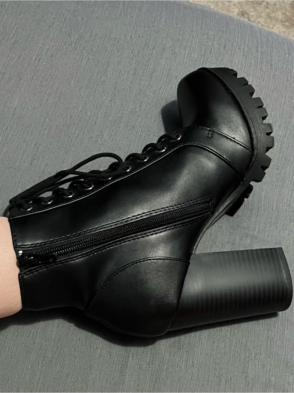 Soda Black Faux-Leather chunky Heel Ankle Boots size 7β5 π€ - Picture 9 of 11